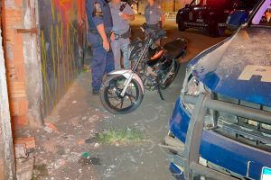 Jovem fica ferido ao fugir e bater em viatura da GCM no Olindo de Lucca, em Limeira