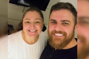 Massoterapeuta de Limeira atende Zé Neto antes de show no LRM