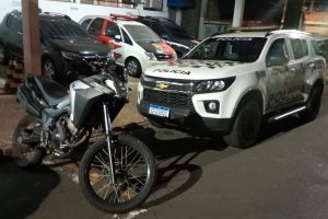 Menor foge com moto, cai e é apreendido pela PM no Santa Eulália