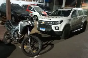 Menor foge com moto, cai e é apreendido pela PM no Santa Eulália