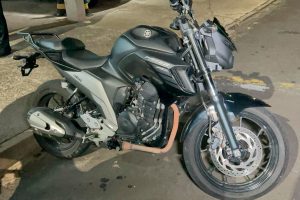 Moto furtada é apreendida pela Rocam da PM no Olindo de Lucca, em Limeira
