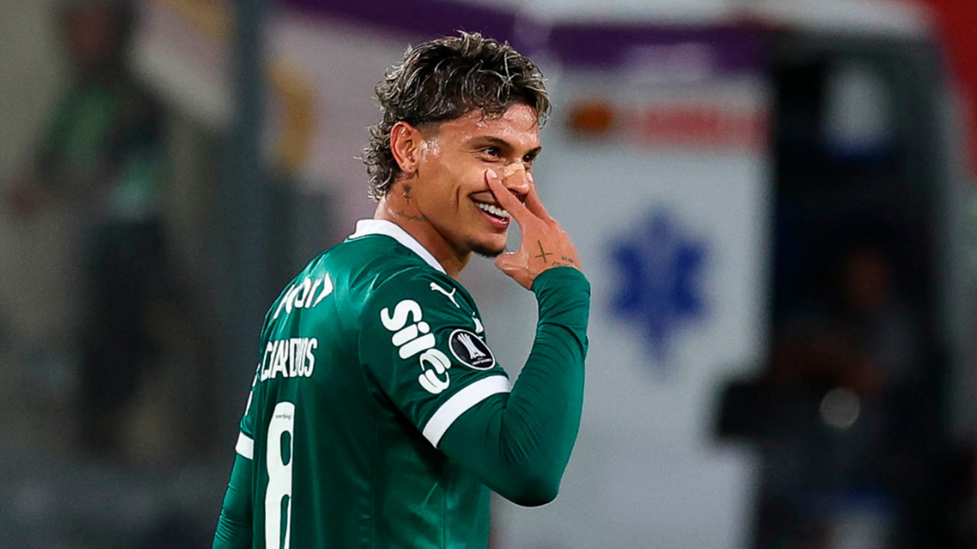 Palmeiras marca nos acréscimos e vence Sporting Cristal no Peru