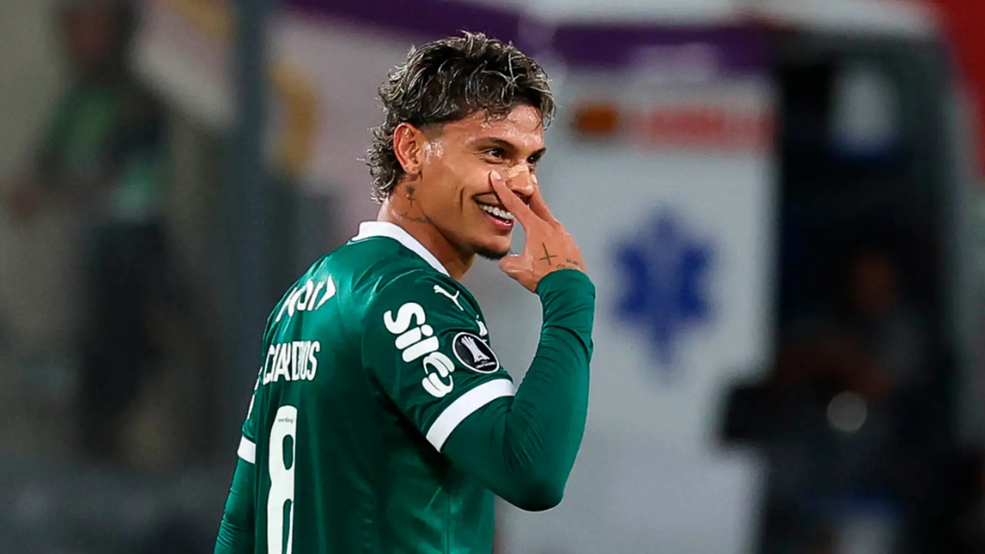Palmeiras marca nos acréscimos e vence Sporting Cristal no Peru