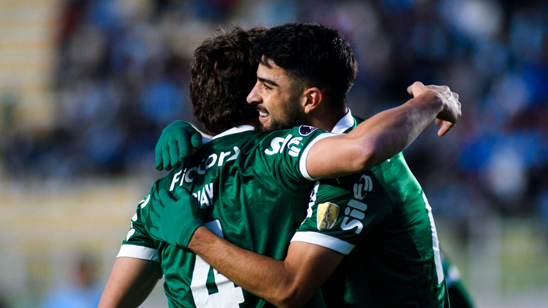 Palmeiras sofre na altitude, vence Bolívar por 3 a 2 e segue 100%