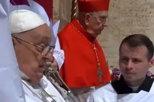 Papa reaparece na janela da Basílica de São Pedro e abençoa fiéis no Domingo de Páscoa
