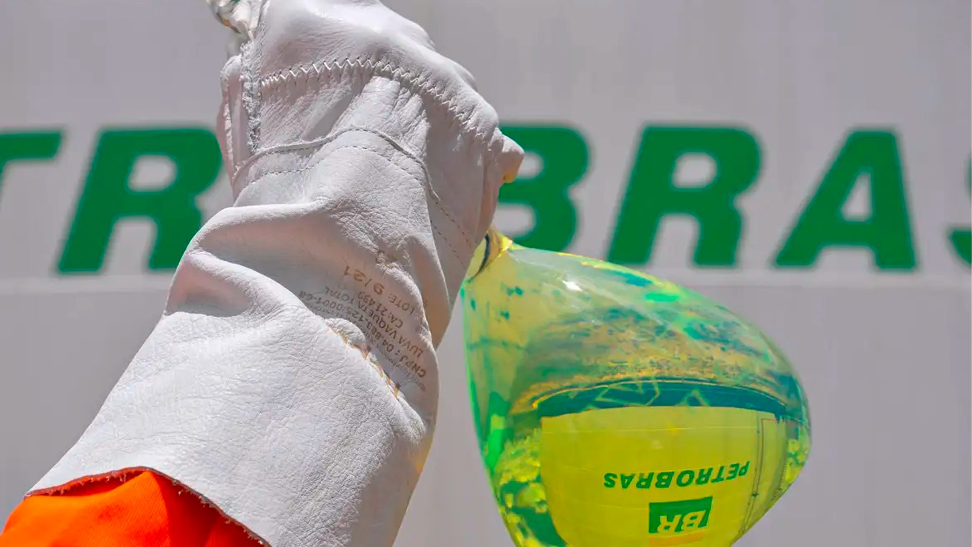 Petrobras reduz preço do diesel em R$ 0,12 para distribuidoras