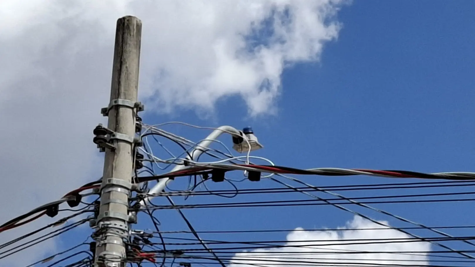 Postes apagados em 42 locais de Limeira vereador solicita manutenção urgente