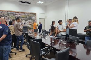 Prefeitura faz contraproposta aos servidores