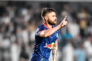 Red Bull Bragantino vence Santos na Vila; Palmeiras e Corinthians são derrotados