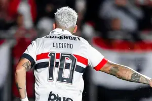 São Paulo vira sobre o Náutico e sai em vantagem