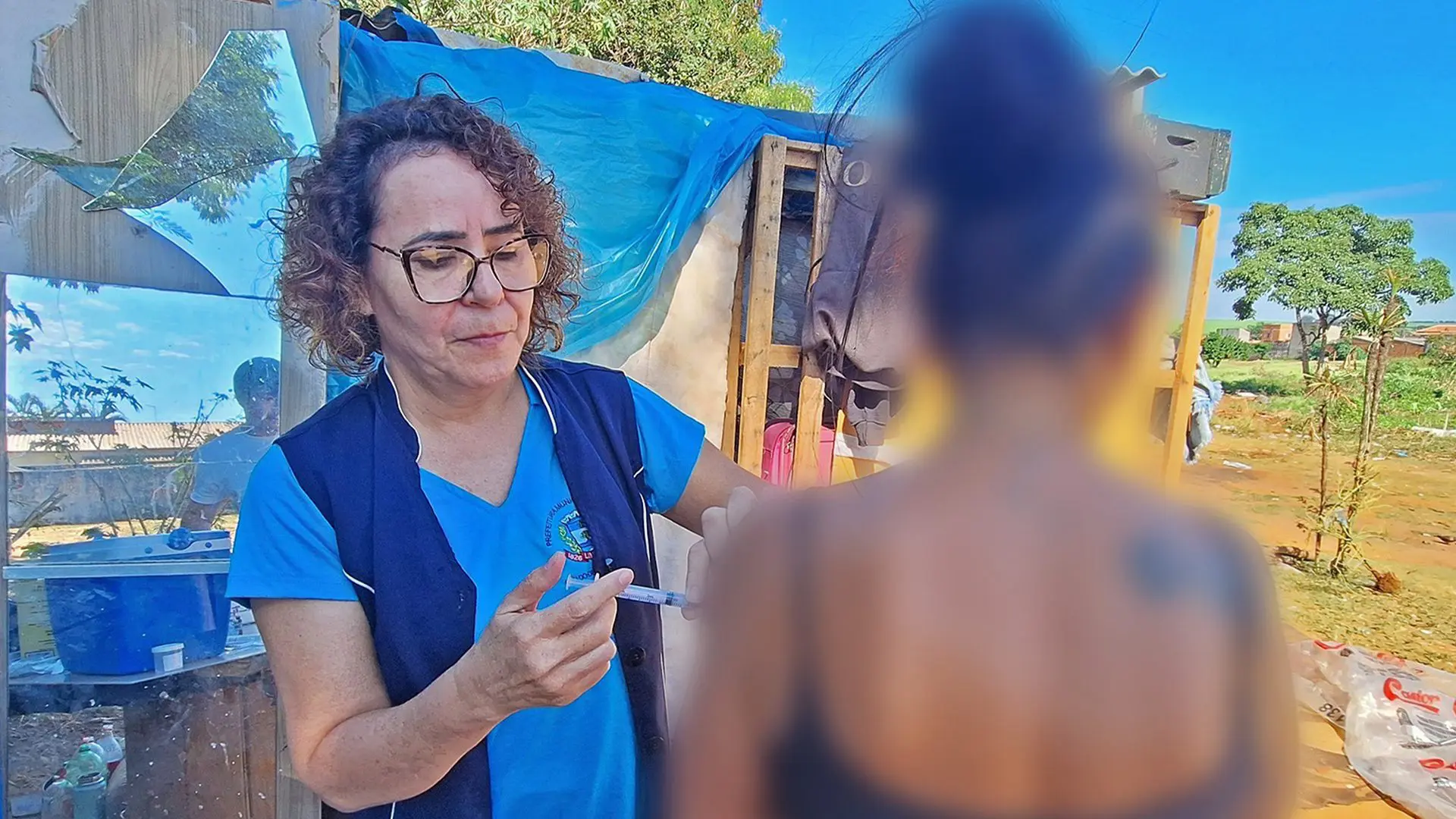 Secretaria de Saúde vacina população em situação de rua contra a gripe