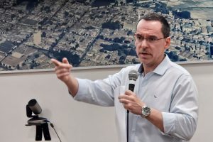 Secretário de Saúde confirma falta de medicamentos e diz que situação está se normalizando