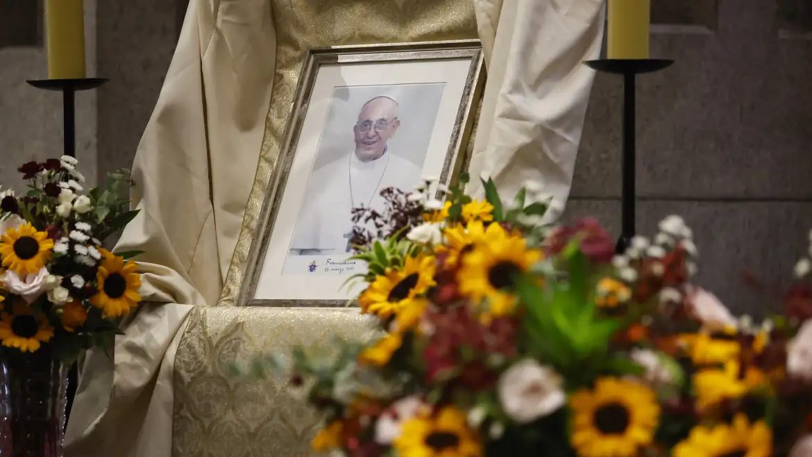 Vaticano confirma morte do papa por AVC e colapso cardiovascular