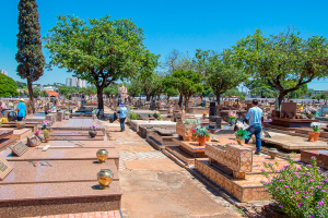 Cemitérios de Limeira devem receber 20 mil pessoas no Dia das Mães; veja orientações