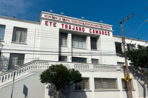 ETEC Trajano Camargo celebra 72 anos com solenidade especial em homenagem à sua história