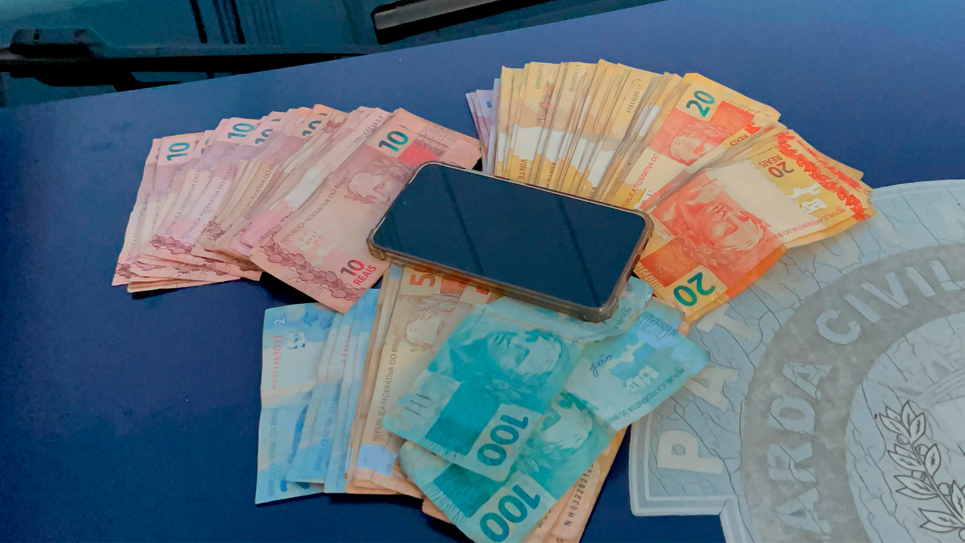 Gerente de biqueira no Belinha Ometto é detido pela GCM com dinheiro e celular ilícito
