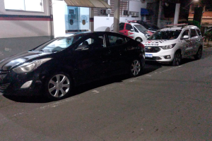 Homem é preso com carro furtado e adulterado no Jd. da Graminha, em Limeira
