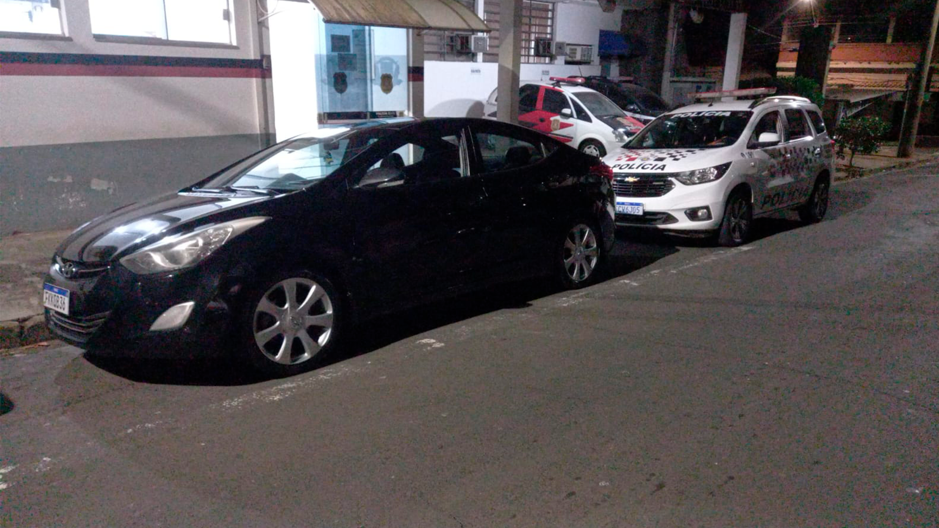 Homem é preso com carro furtado e adulterado no Jd. da Graminha, em Limeira