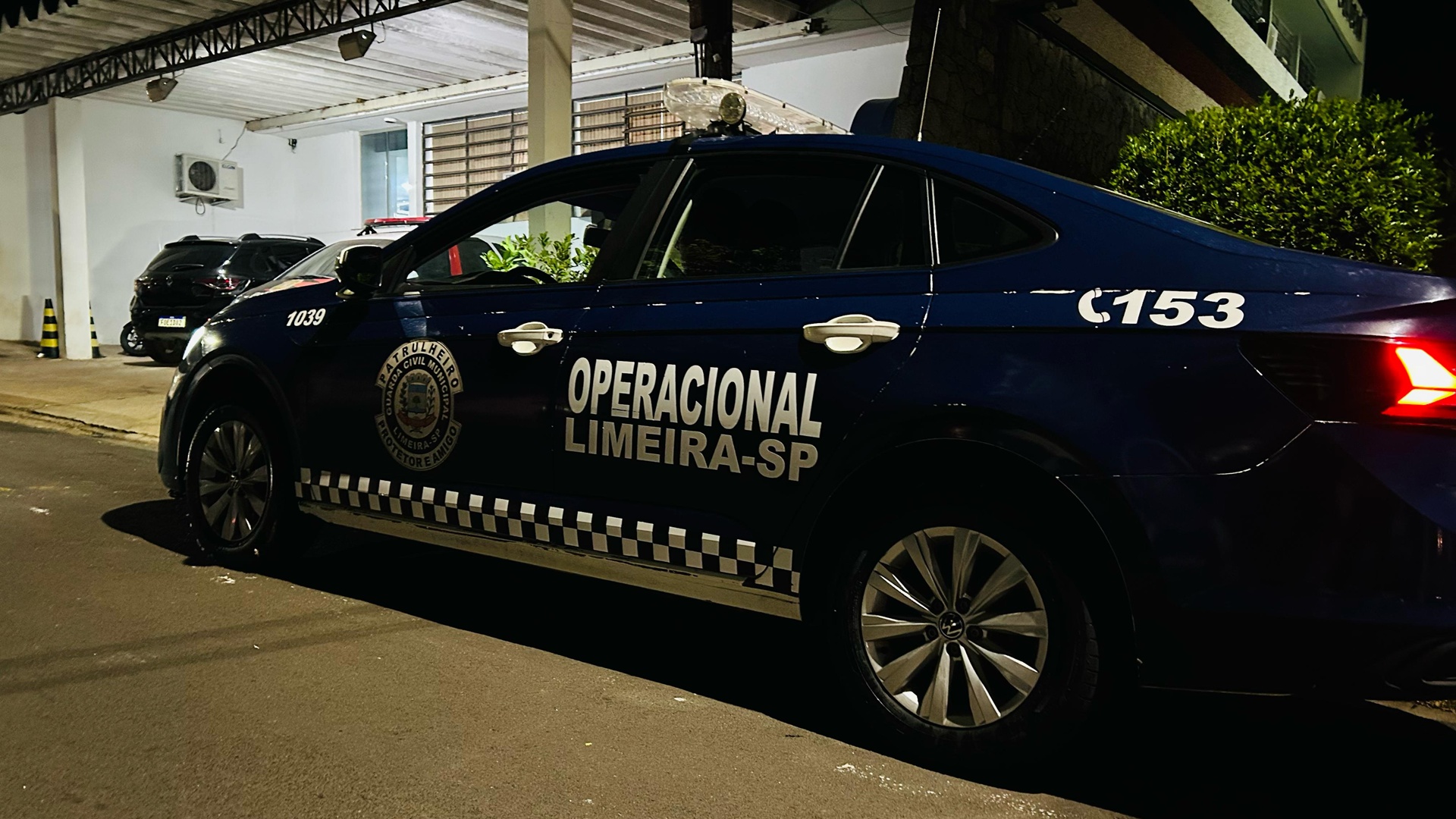 Homem é preso por agredir padrasto de 72 anos em Limeira