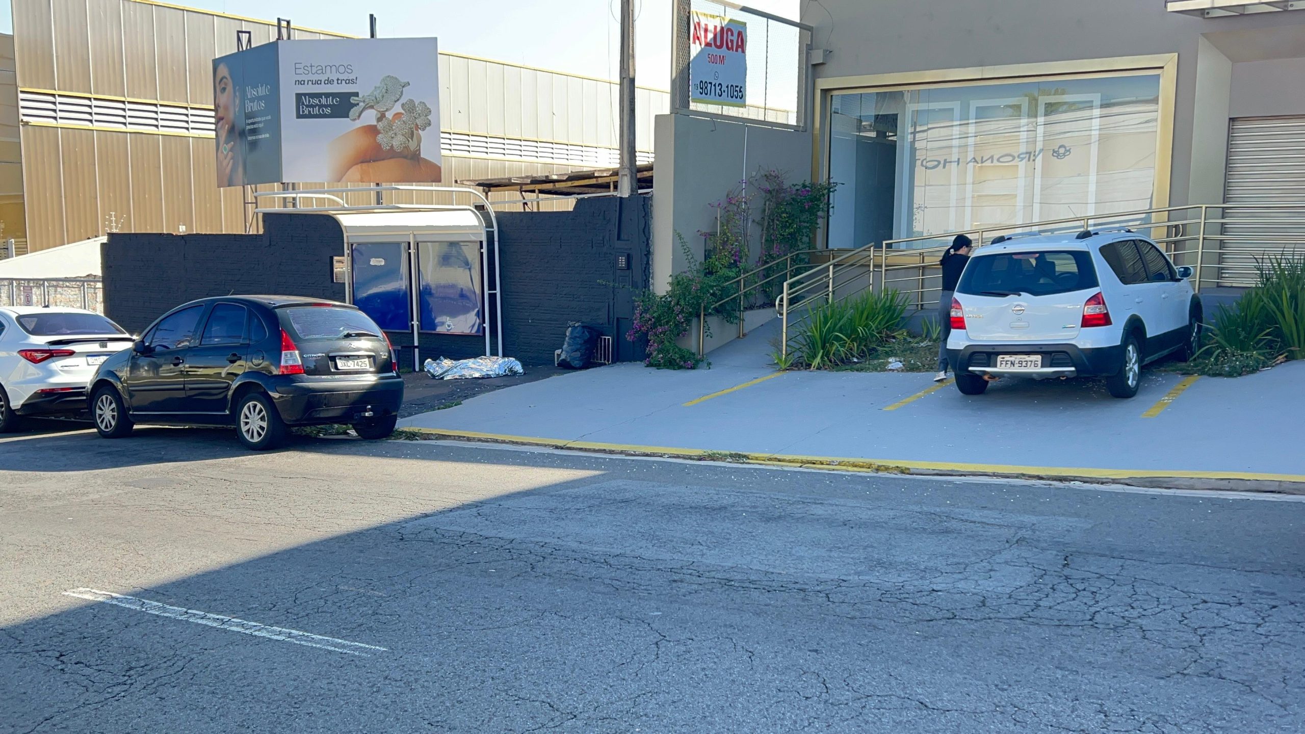 Idoso morre após sofrer parada cardiorrespiratória em ponto de ônibus no Jardim Glória