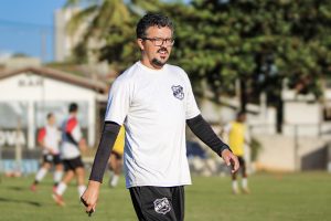 Independente se reapresenta com novo técnico e mudanças no elenco