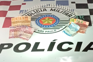 Jovem de 18 anos é preso com drogas e dinheiro no Parque Novo Mundo, em Limeira