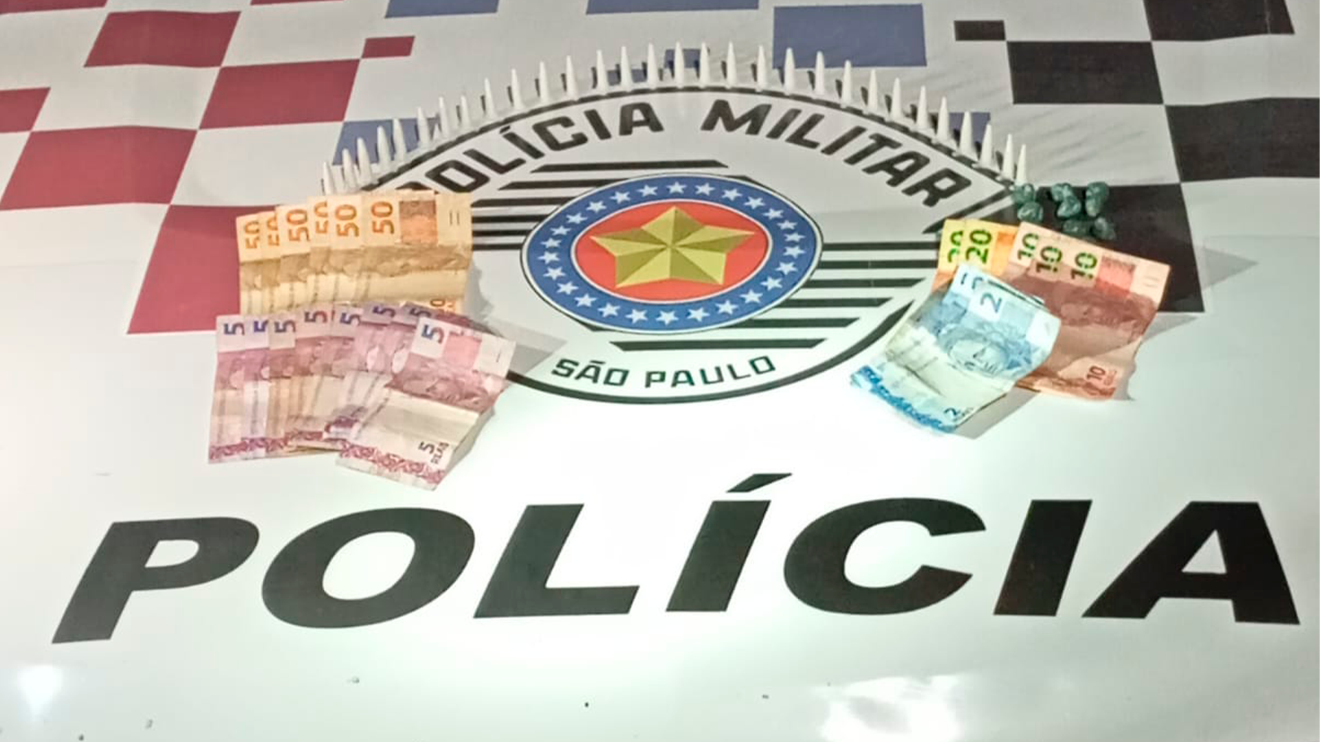 Jovem de 18 anos é preso com drogas e dinheiro no Parque Novo Mundo, em Limeira
