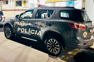 Jovem é preso com carro roubado e com sinais de adulteração em Limeira