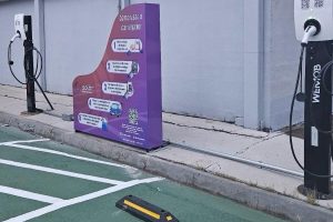 Limeira Shopping inaugura dois eletropostos para abastecer carros elétricos e híbridos