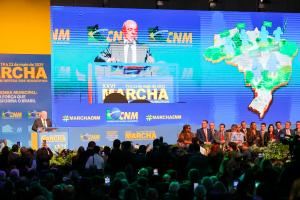 Lula anuncia crédito para reformas e acesso a médicos especialistas