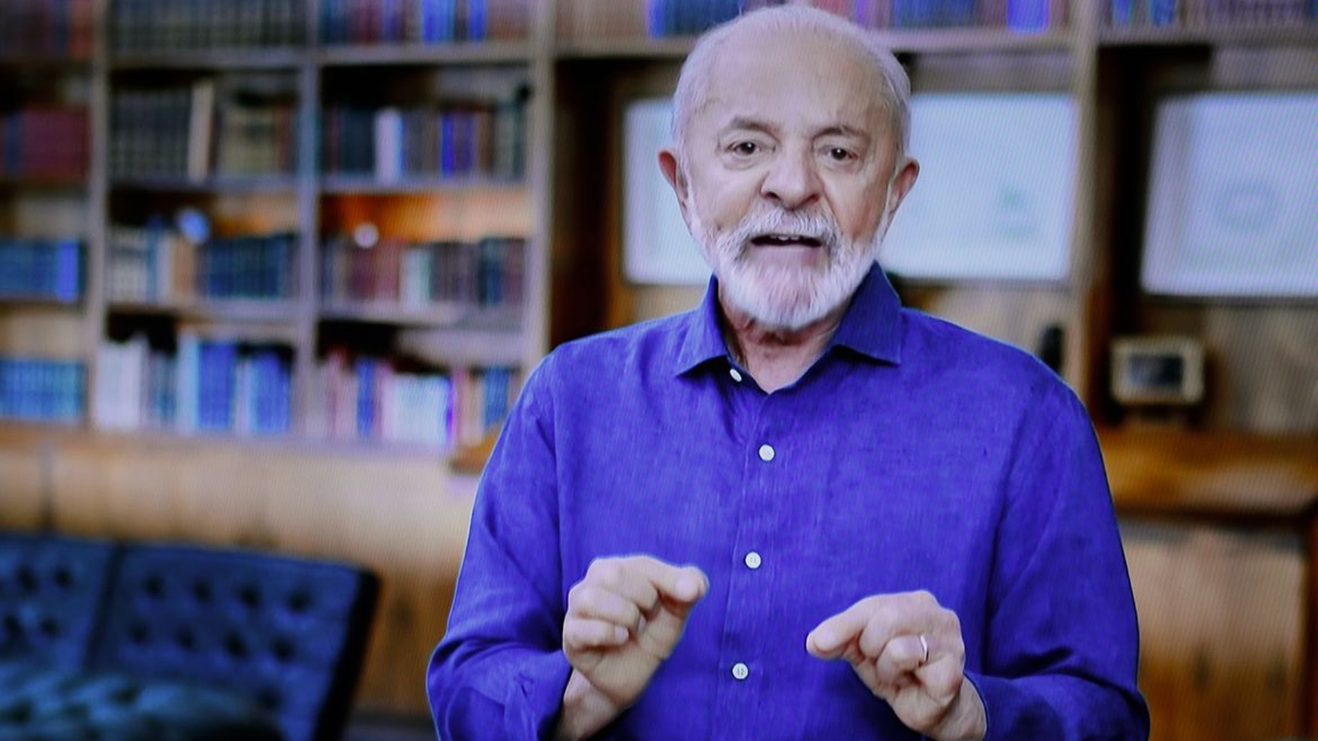 Lula defende debate sobre fim da escala 6×1 e aborda fraude no INSS