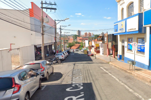 Motocicleta é furtada em frente a escola no Centro de Limeira