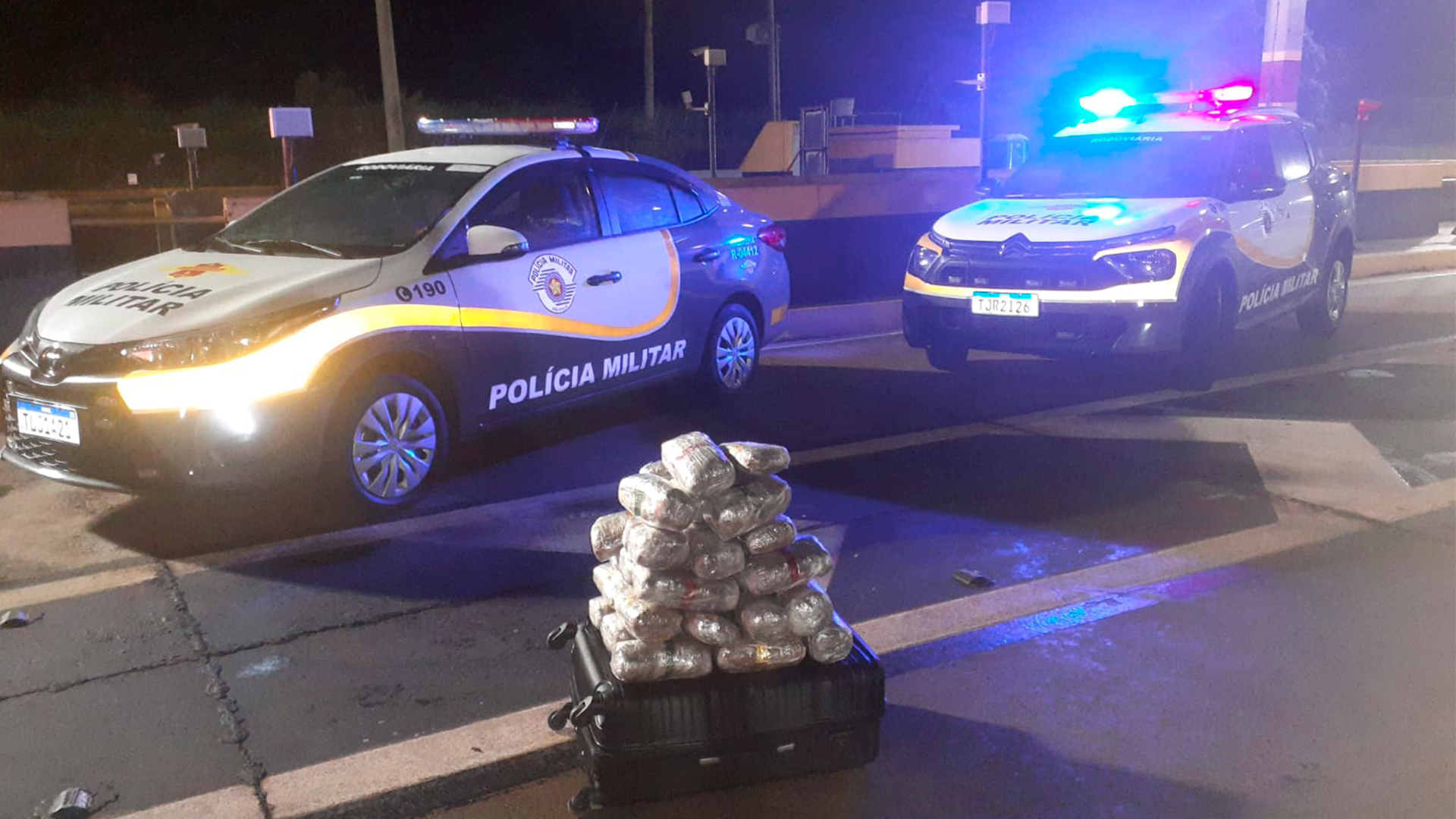 PM Rodoviária apreende quase 18 kg de maconha na Rodovia Anhanguera, em Cordeirópolis