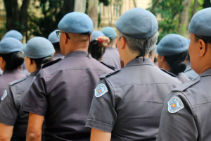 PM de SP publica edital para contratar 2,2 mil policiais da reserva para cargos administrativos
