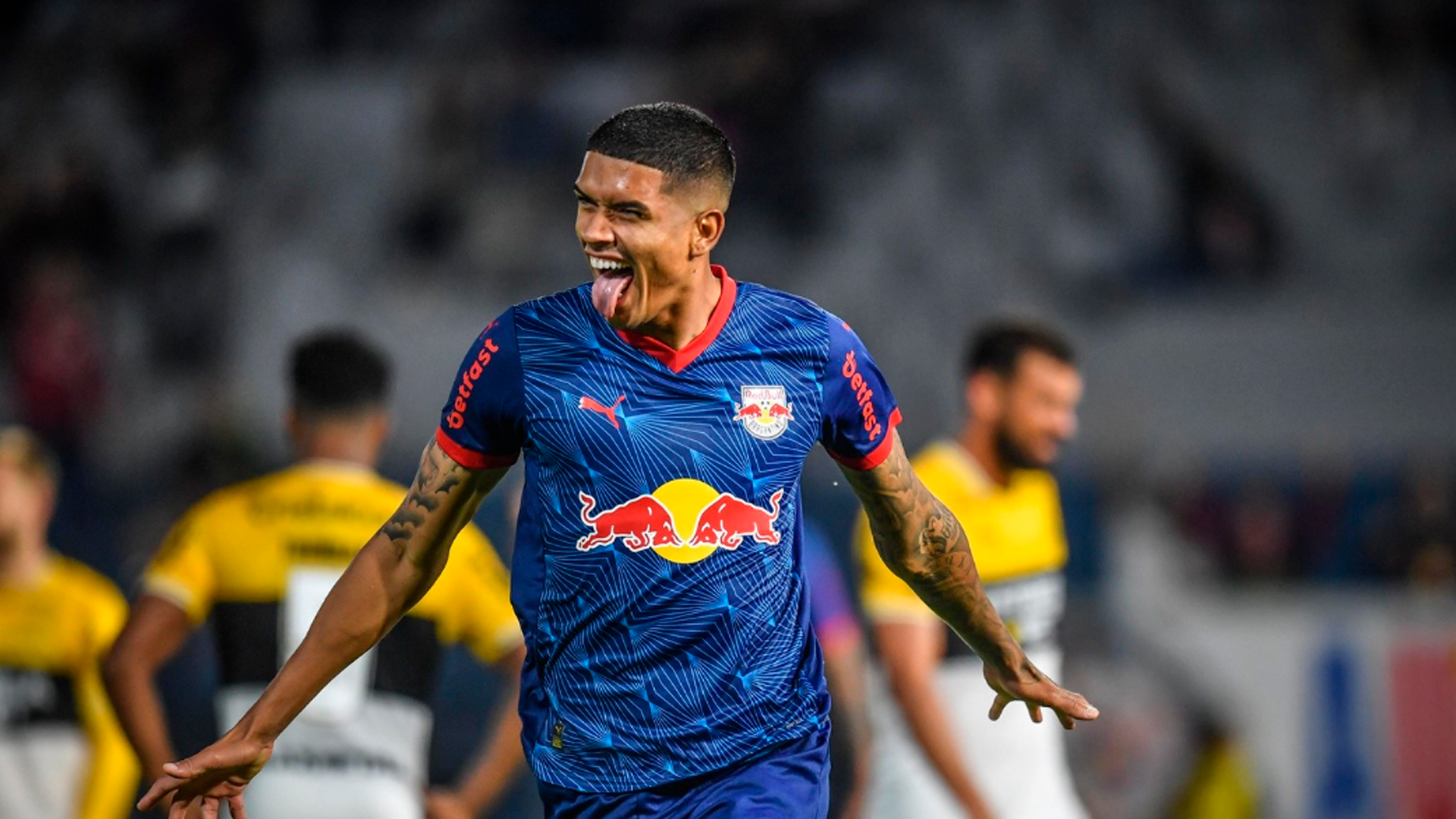 Palmeiras e Red Bull Bragantino avançam e Santos acaba eliminado