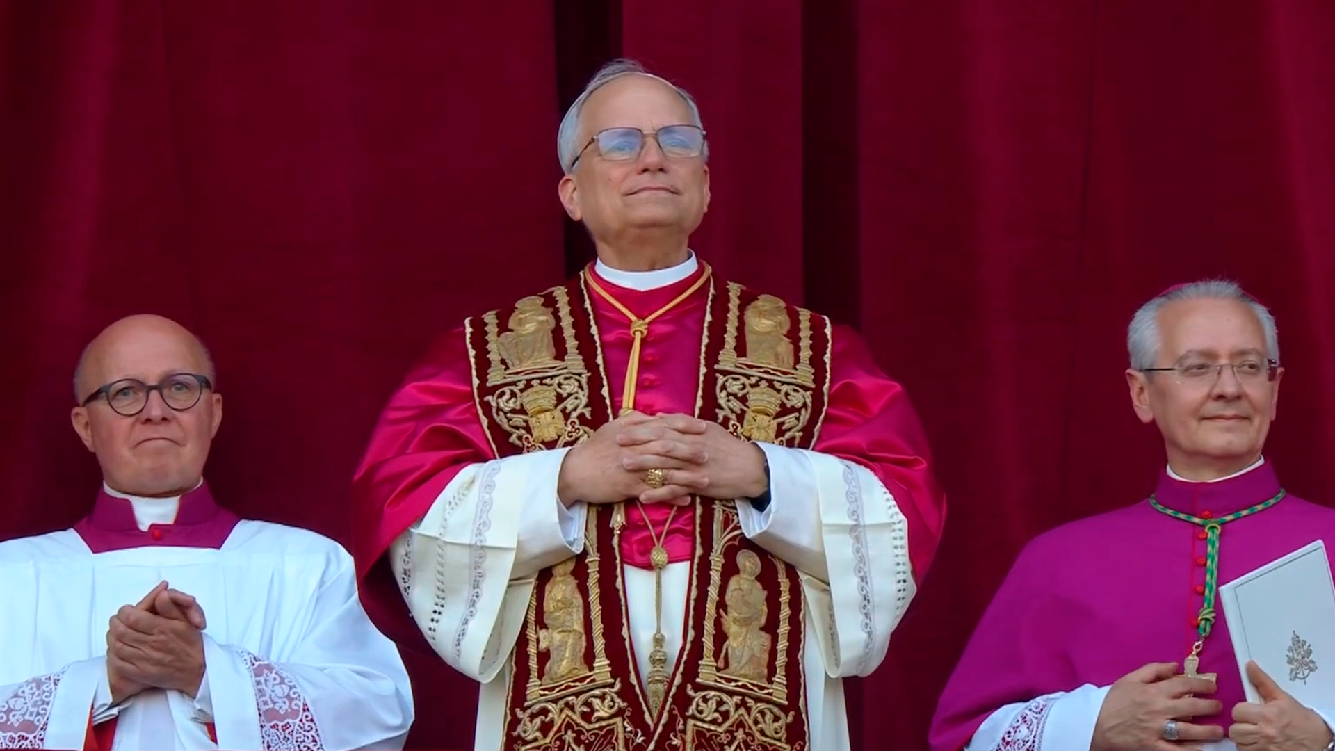 Papa Leão XIV pede paz e lembra Francisco: “ajudem a construir pontes”