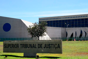 STJ autoriza mudança de registro civil para gênero neutro