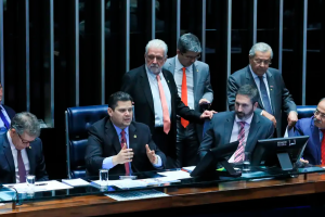 Senado aprova PEC que inclui guarda municipal na segurança pública