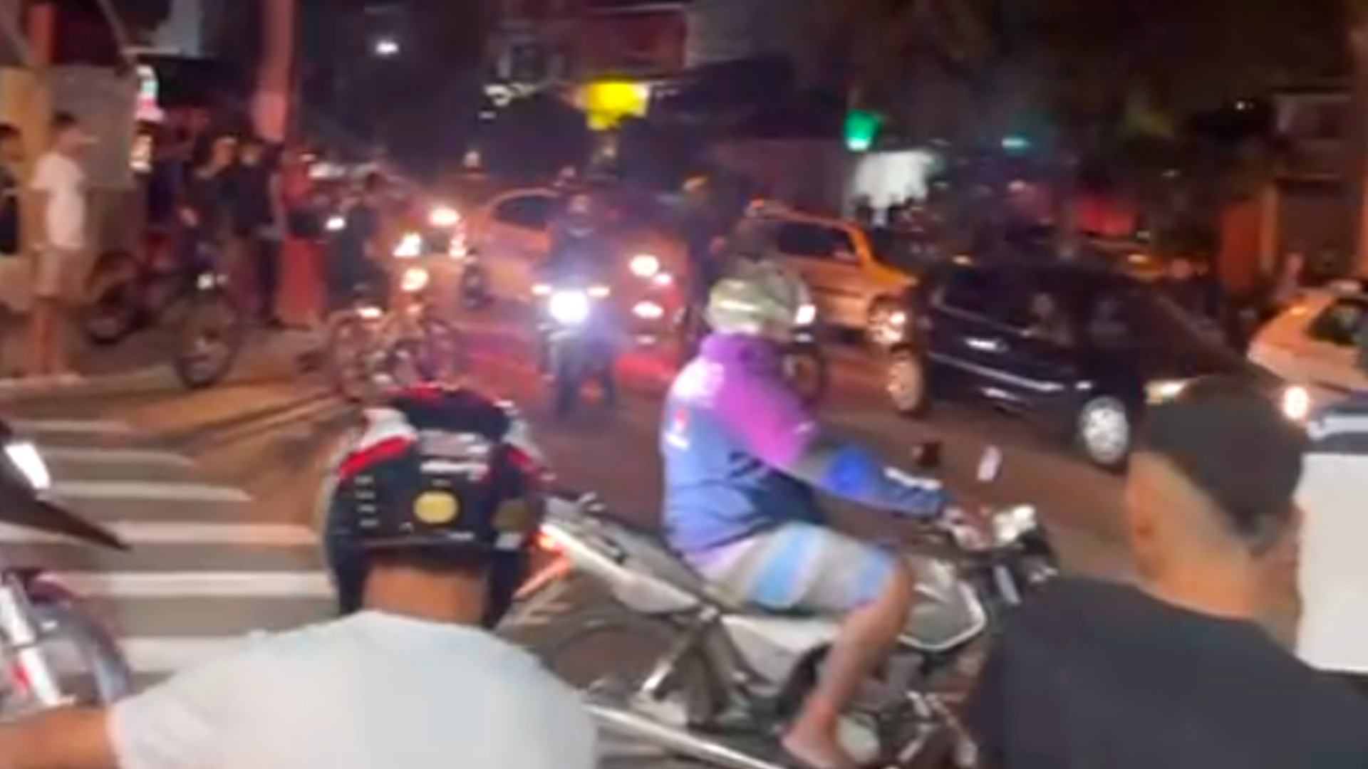 Som alto e aglomeração geram autuações em tchay no Graminha