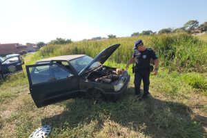 Veículo furtado em Iracemápolis é localizado parcialmente desmontado em área verde de Limeira