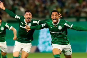 Vitor Roque marca, Palmeiras vence São Paulo e lidera