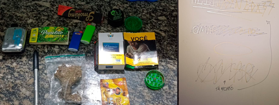 Adolescentes são pegos com maconha e pichando banheiro do Parque Cidade