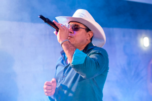 Arraiá Solidário do Limeira Shopping tem Parada Sertaneja, quadrilha e show de Brenno & Rafael