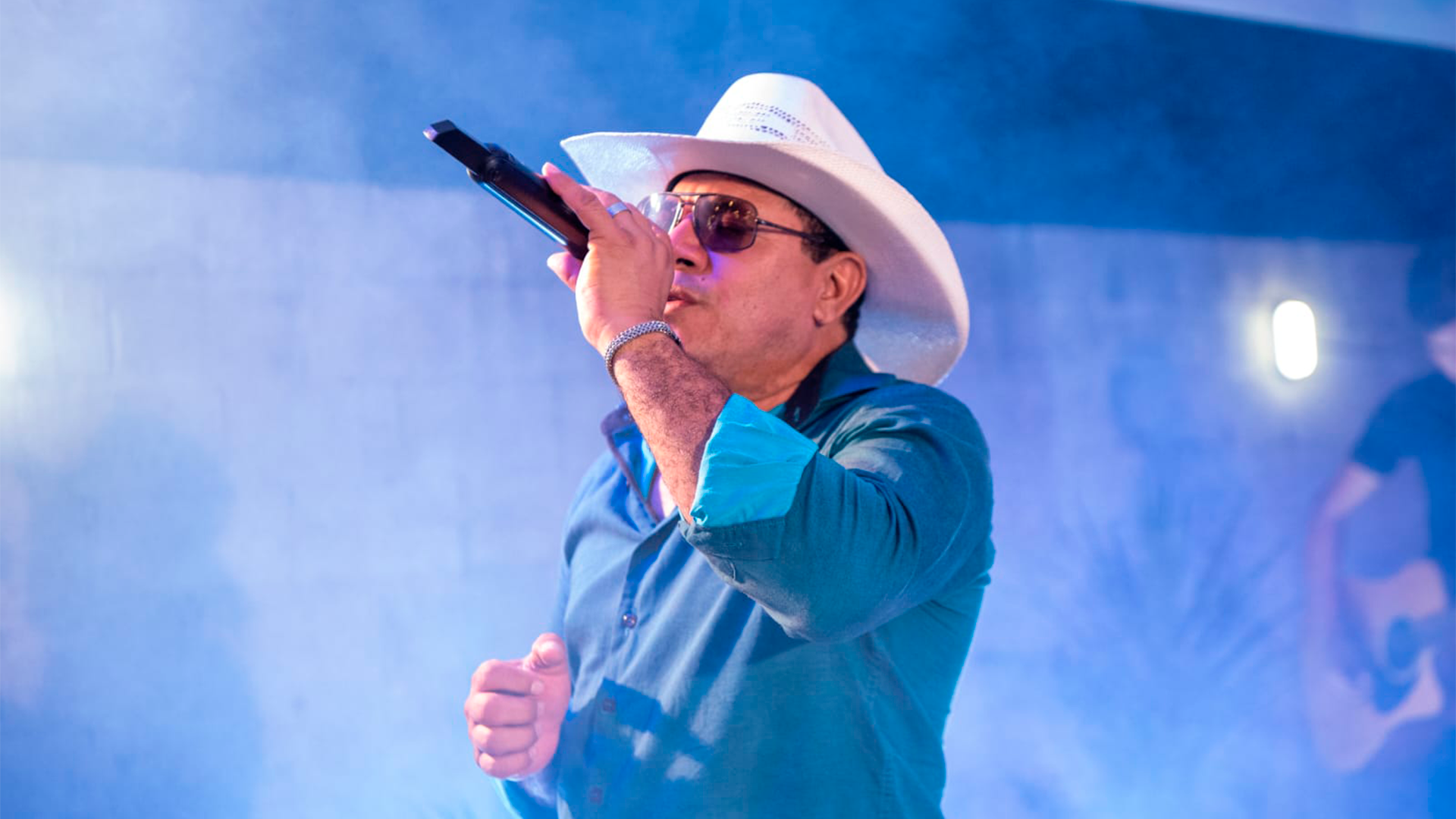 Arraiá Solidário do Limeira Shopping tem Parada Sertaneja, quadrilha e show de Brenno & Rafael
