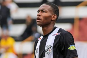Com hat-trick de Colômbia, Independente vence o Guarulhos