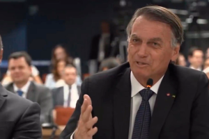 Em depoimento, Bolsonaro convida Moraes para ser seu vice em 2026 e provoca risos no STF