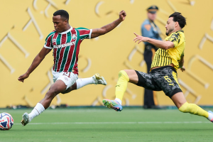 Fluminense domina Borussia Dortmund, mas estreia com empate sem gols