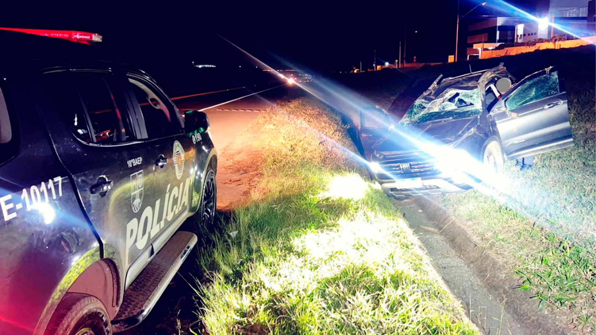 Foragido com três mandados capota carro e é preso na Limeira- Cosmópolis