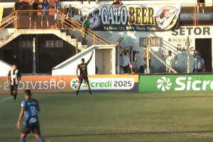 Galo empata com Mauaense no Pradão em jogo marcado por expulsões e equilíbrio