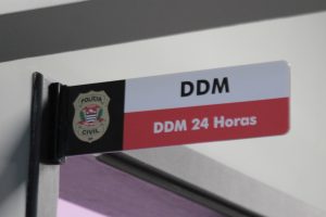 Governo de SP reclassifica Delegacias da Mulher para fortalecer o combate à violência de gênero